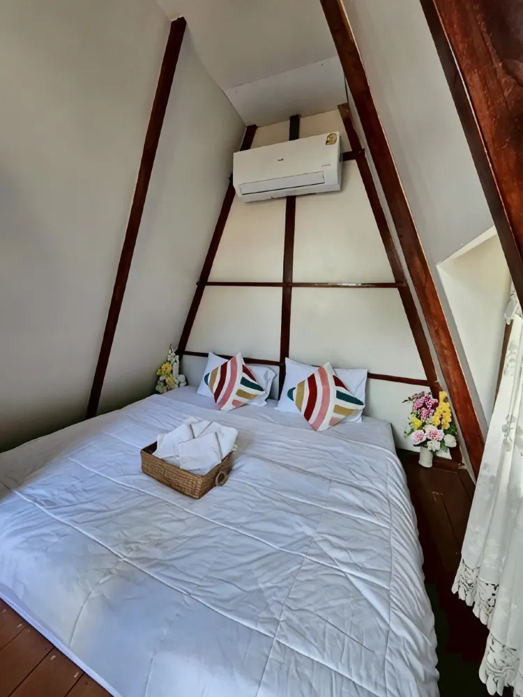 Beach Hut With Shared Bathroom