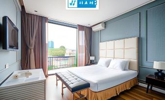Hanz Premium Friday Hotel