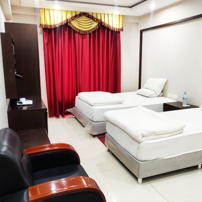 Deluxe Double or Twin Room with City View