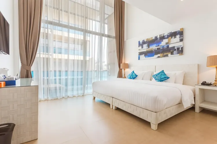 Family Suite--Queen, Two Twin