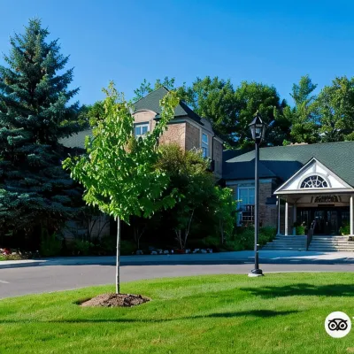 The Glenerin Inn Hotels near Jack Darling Memorial Park