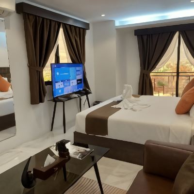 Deluxe Studio 88th Avenue Promo Code