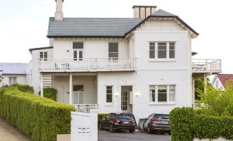 Elphin Serviced Apartments - Housity