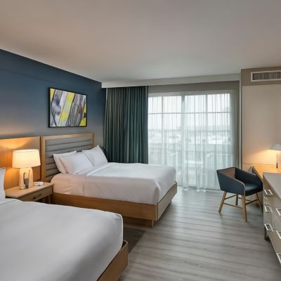 Room With 2 Queen Beds And Bathtub-Mobility/Hearing Accessible Inn at The Pier Promo Code