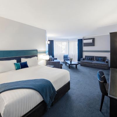 Deluxe King Room Ramada Diplomat Hotel Promo Code