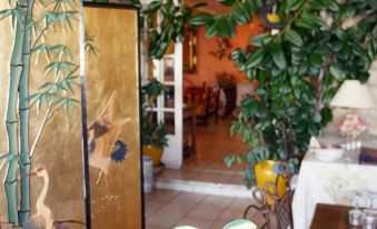 Hotel Les Cavalets - Housity