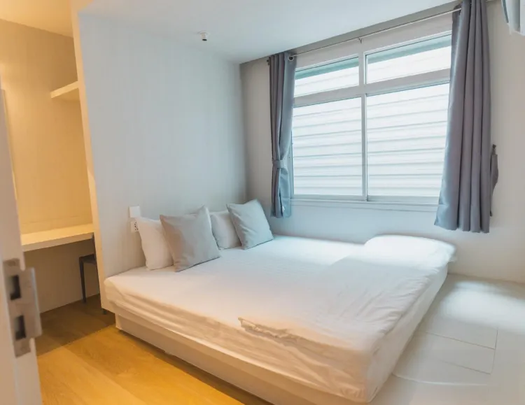 Queen Bedroom With Shared Bathroom