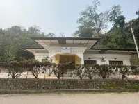 Deluxe Stay Hotels in 