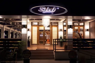 Caluwayan Palm Island Resort & Restaurant Отели в г. 
