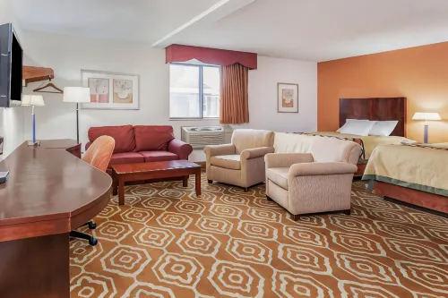 Super 8 by Wyndham Sterling Heights/Detroit Area