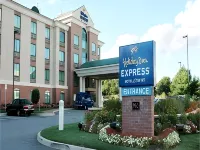 Holiday Inn Express & Suites WARWICK-PROVIDENCE (AIRPORT) by IHG Отели в г. 