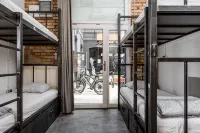 Stay Swanky Hostel Hotele w: 
