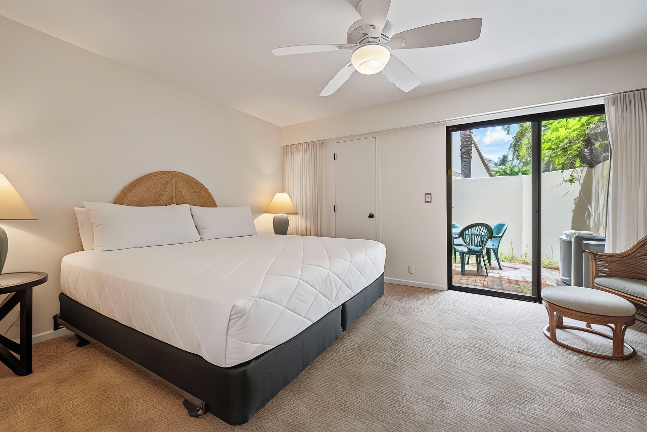 公寓式客房， 1 張特大床和 1 張沙發床， 熱水浴缸， 花園景觀