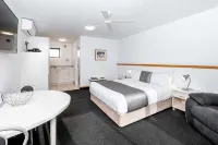 Palms Motel Hotel a 