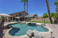 Moore House ~ Downtown Gilbert w/ Pool & Yard Games