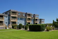 End Unit Oceanfront Condo 2 Min to Beach 1.5 if You Run That View Though!!!