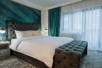 Suru Hotel & Restaurant Hotel di 
