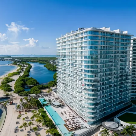 SLS Cancun Hotel & Residences