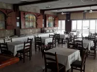 Boronia Hotel Apartments Hotele w: Oroklini