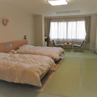 タタミエリア付きツインルーム（共用バスルーム） 黄金崎不老ふ死温泉 クーポン
