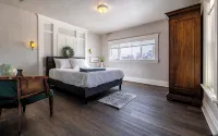 Lovely DOWNTOWN CODY: Salsbury Corner Cottage