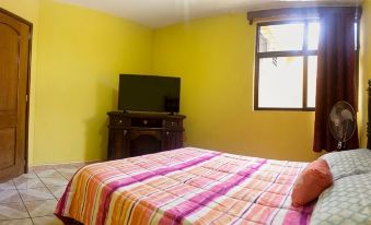 Beautiful Affordable House - 5 minutes from the airport and 12 minutes to Blue bay beach - Housity