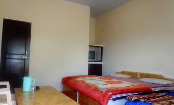 Goroomgo Snow View Guest House Kausani - Housity