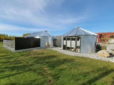 River Rock Estate Hotels in 