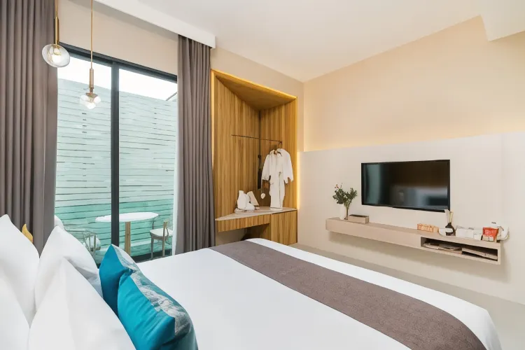 Deluxe Balcony Room Non-Smoking