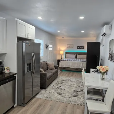 Studio home Отели в г. Грешам