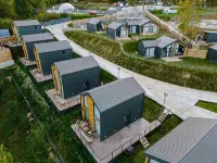 Moon Village Comarnic Hotel di 