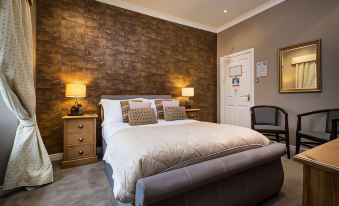 The Howbeck & the Retreat Incl Free Off-Site Health Club and Free Parking