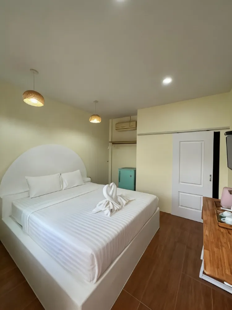 ห้องสแตนดาร์ดพร้อมเครื่องปรับอากาศ