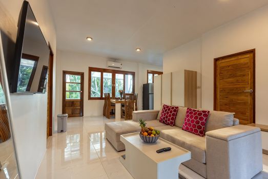 Hin Kong Hide Away 1