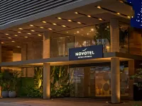 Novotel Curitiba Batel Отели в г. 