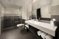 Skybridge Seattle Airport Hotel Hotels in 