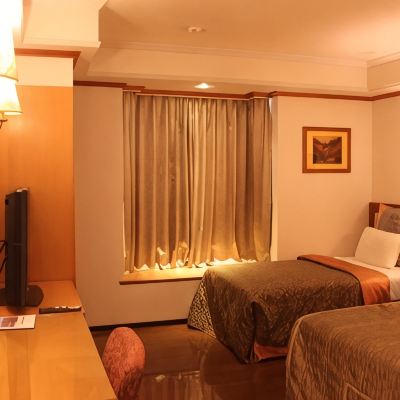 基本三人間 桃園比佛利商務汽車旅館優惠