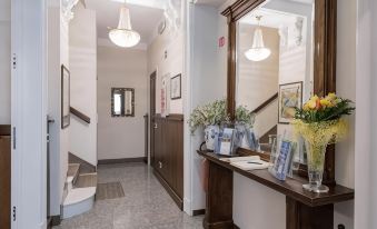 Hotel Garni Corona - Housity