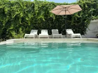 Villa Lucia with infinity pool and garden in an oasis of peace (Wi-Fi)