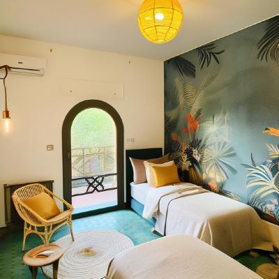 Superior Family Room La VIE en Rose Promo Code