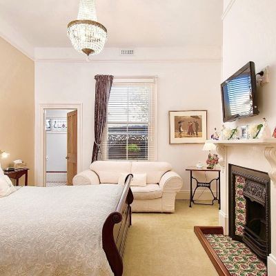 Deluxe Room (Emily ) Kurrajong House Promo Code