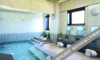 Hotel Route-Inn Naha Asahibashi Eki Higashi - Housity