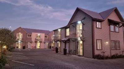 The Mews Oamaru Hotele w: 