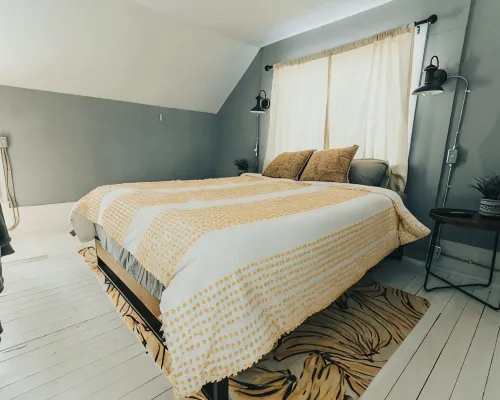 The Banana Hammock Hotels in Logan