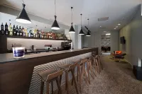 Square Hotel