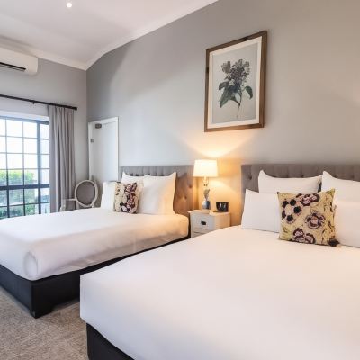 Deluxe Twin Room Camden Valley Inn Promo Code