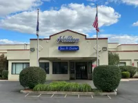 Hilltop Inn & Suites