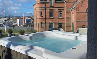 Antrim House Suites with Private Jacuzzi Hot Tub - Adults Only