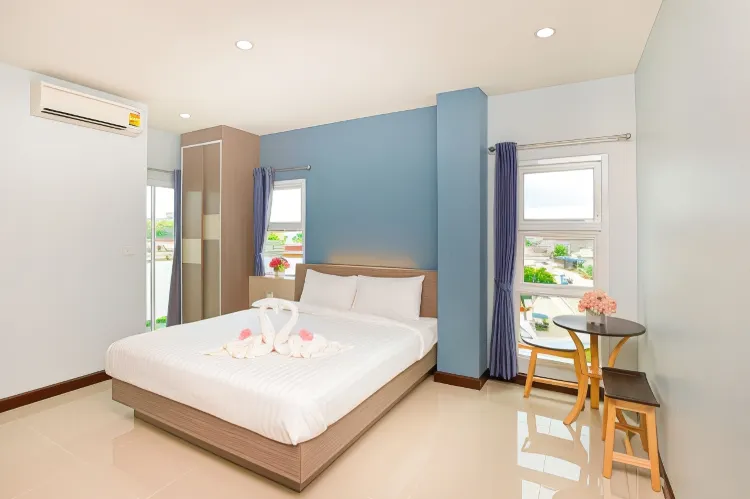 ห้องดีลักซ์ เตียงใหญ่ 1 เตียง