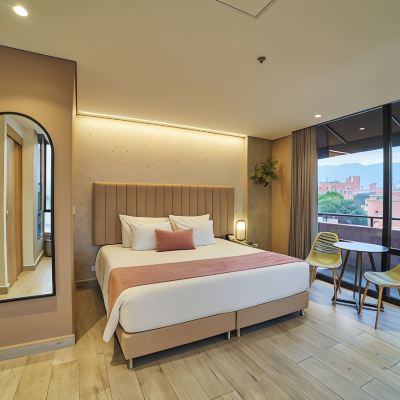 Premium Studio Suite, 1 Bedroom, Hot Tub, City View